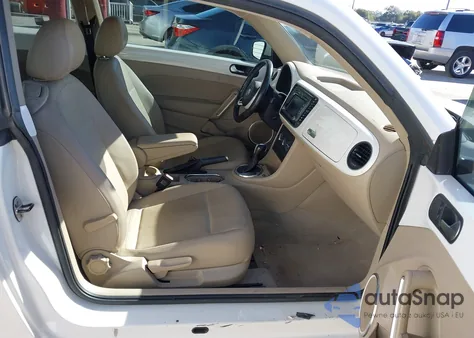 2013 Volkswagen Beetle 2.5L z USA, uszkodzony, nr VIN 3VWJP7AT9DM665934